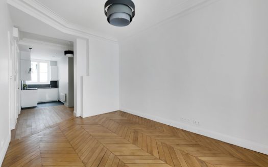 Tour Eiffel – Rue Du General Camou