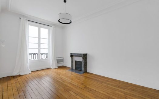 Tour Eiffel – Rue Du General Camou