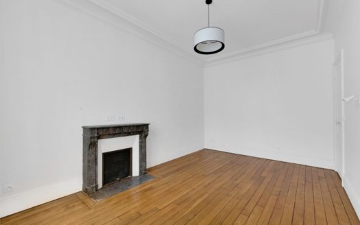 Tour Eiffel – Rue Du General Camou