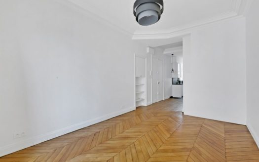 Tour Eiffel – Rue Du General Camou