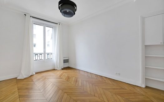 Tour Eiffel – Rue Du General Camou