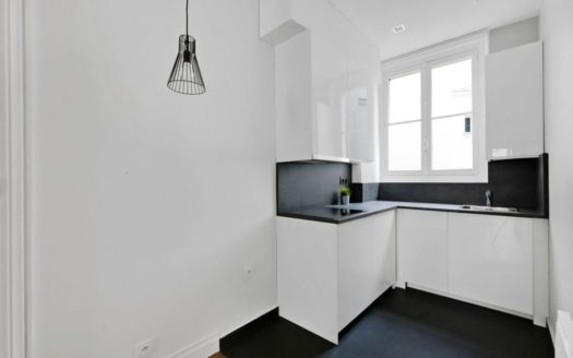 Tour Eiffel – Rue Du General Camou