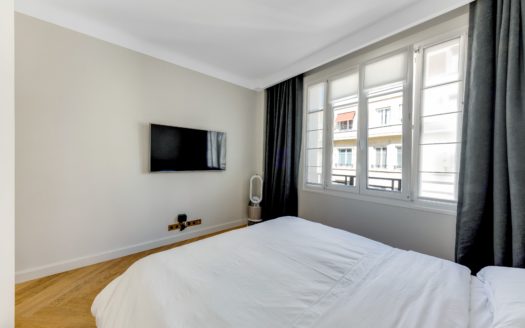 Tour Eiffel-Saint-Dominique